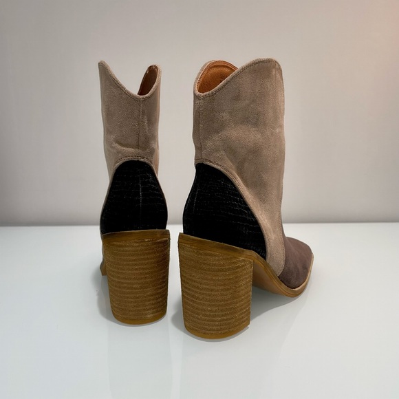 Ava Color Block Tri-Tone Bootie - Picture 6 of 13